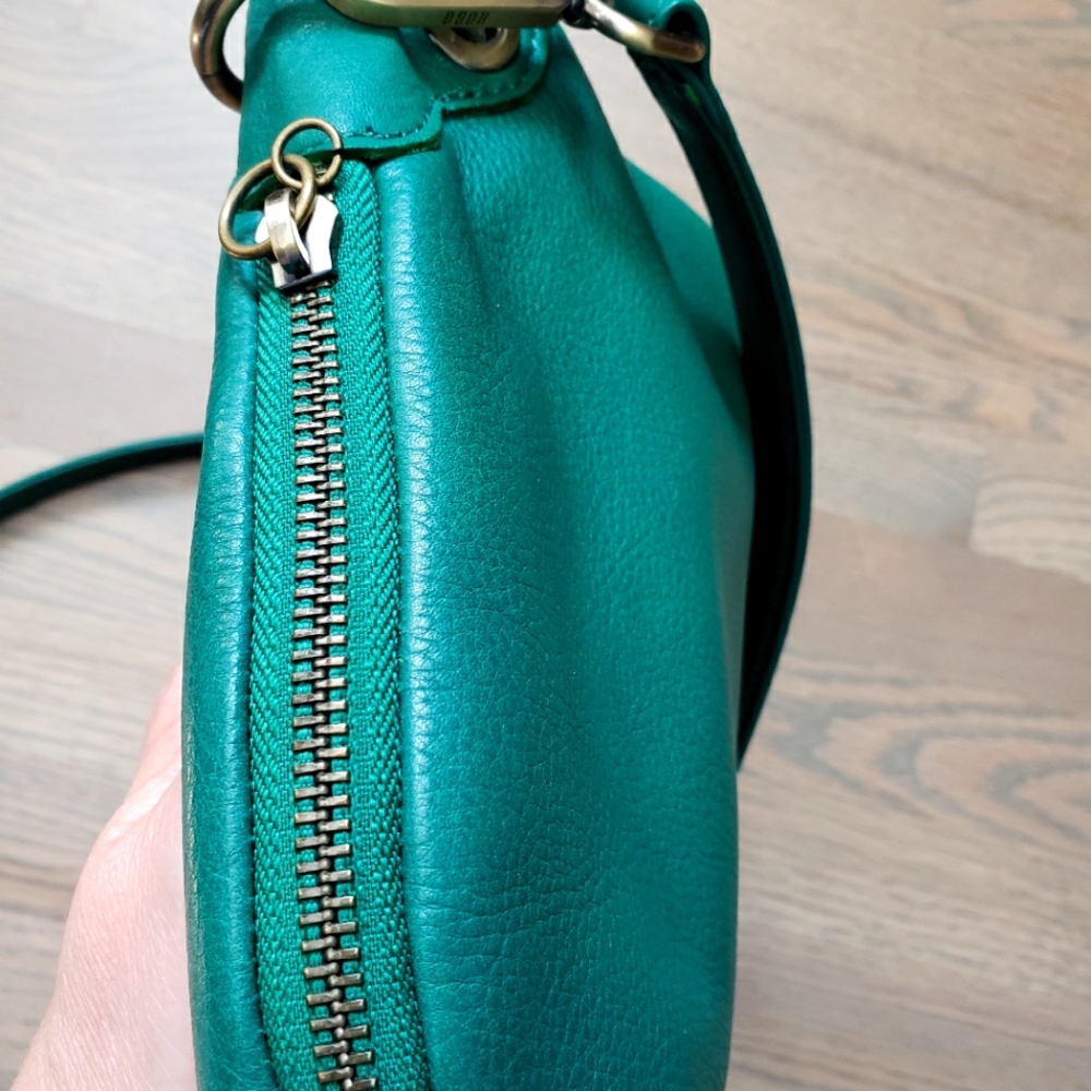 Hobo International Vale Convertible Leather Crossbody Bag - Picture 4 of 12